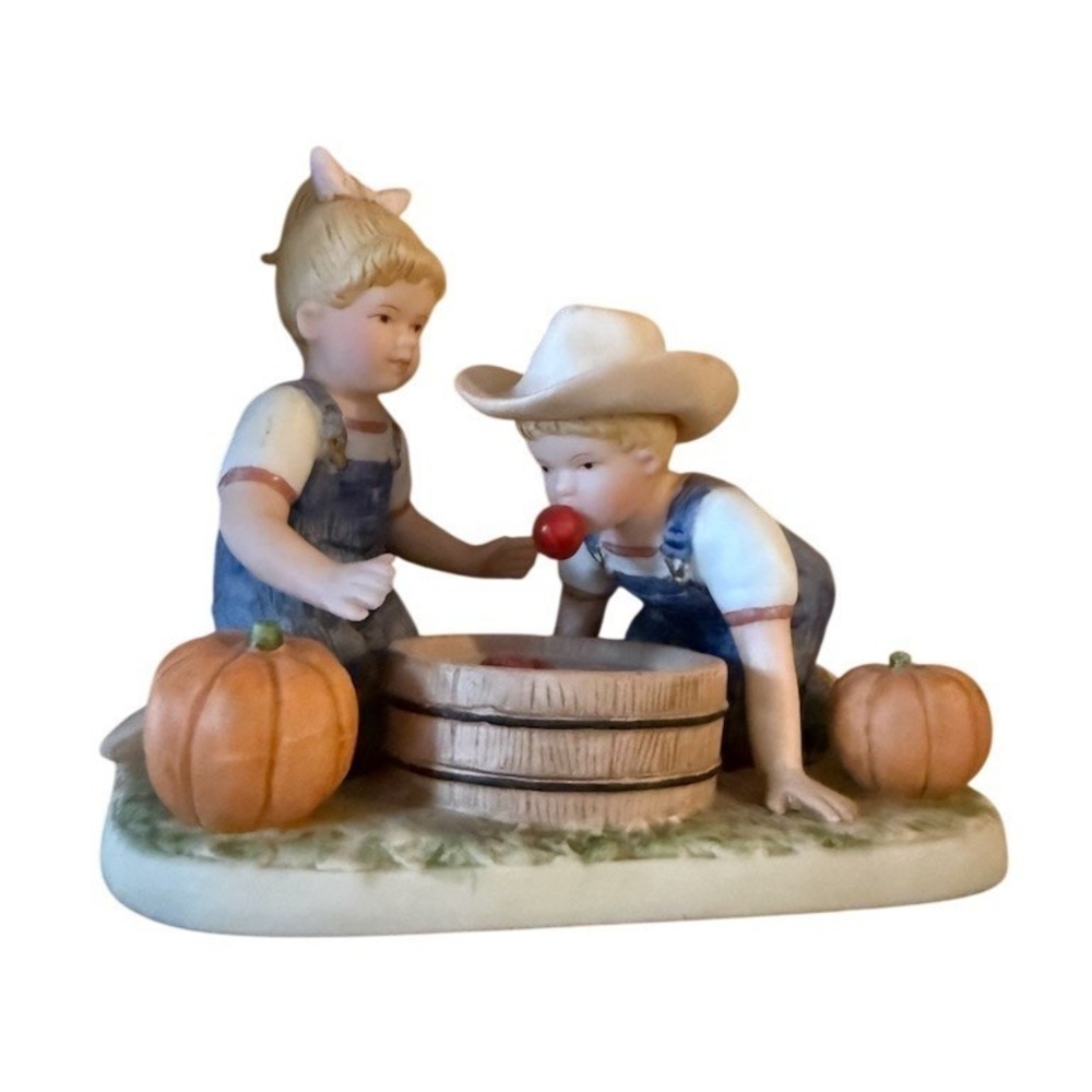 HOMCO Denim Days Bobbing for Apples Figurine Fall Harvest Vintage 1985 5in